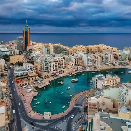 Azure Escape - St Julian's Апартаменты *